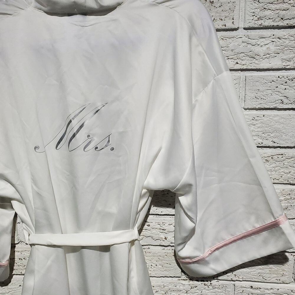 Apt. 9 White Mrs. Bridal Robe, Size X-Small - Picture 4 of 7